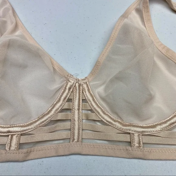 NWOT VS CREM Unlined Mesh Full-coverage Plunge, 32B. *P1034 - Picture 5 of 10
